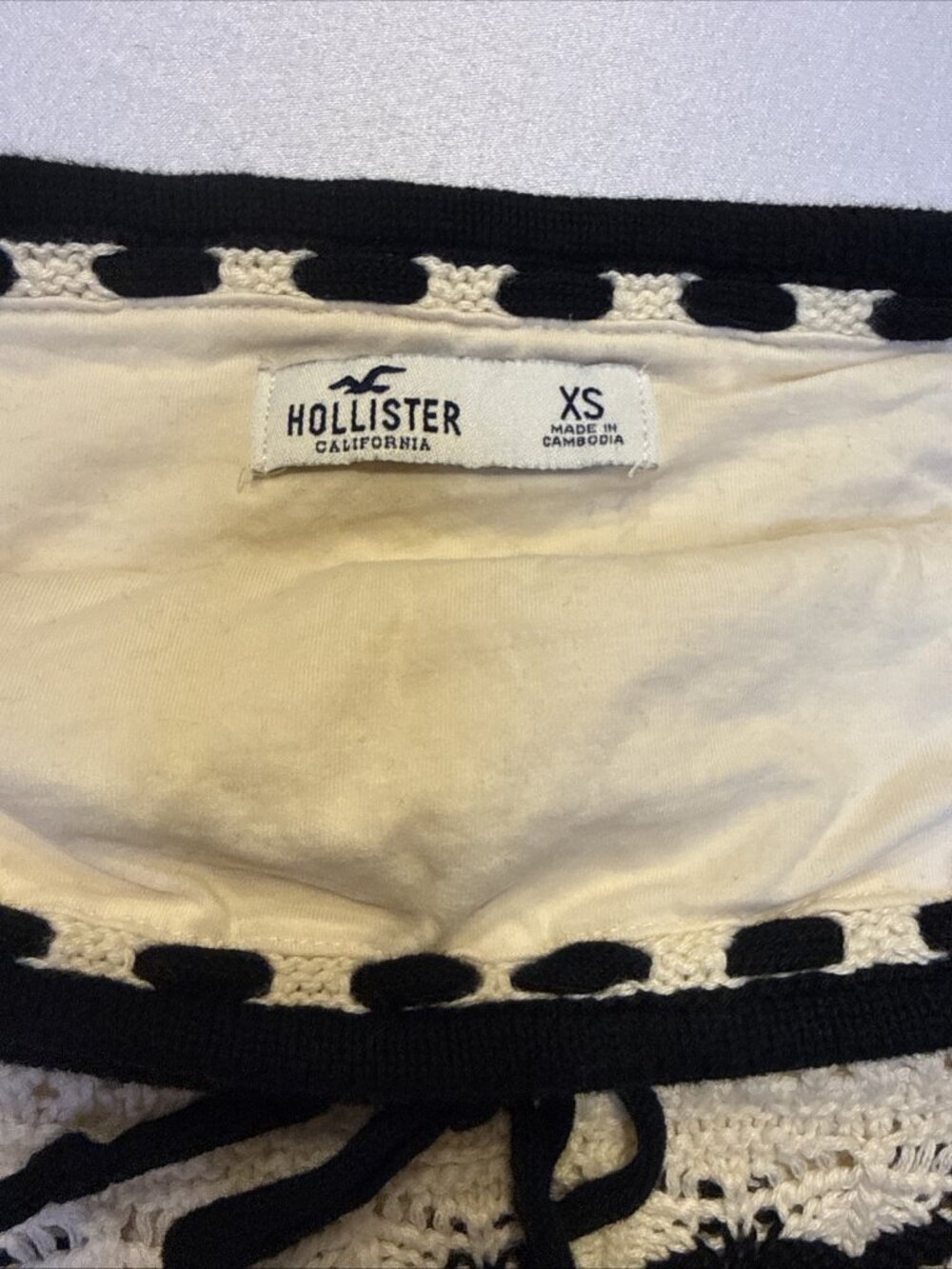 Womens Hollister Black And Cream Crochet Tube Top With Tie Size XS - Picture 3 of 5